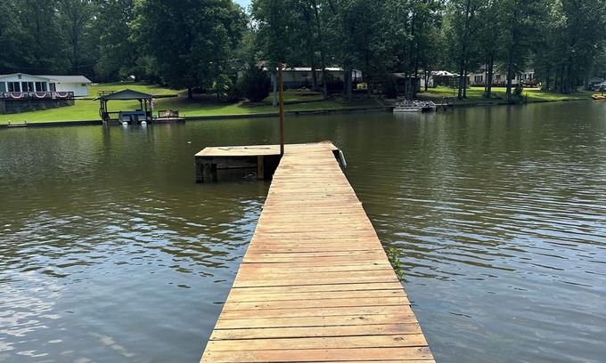 Waterloo House | Lake Greenwood Waterfront RVnSleeps 3-4