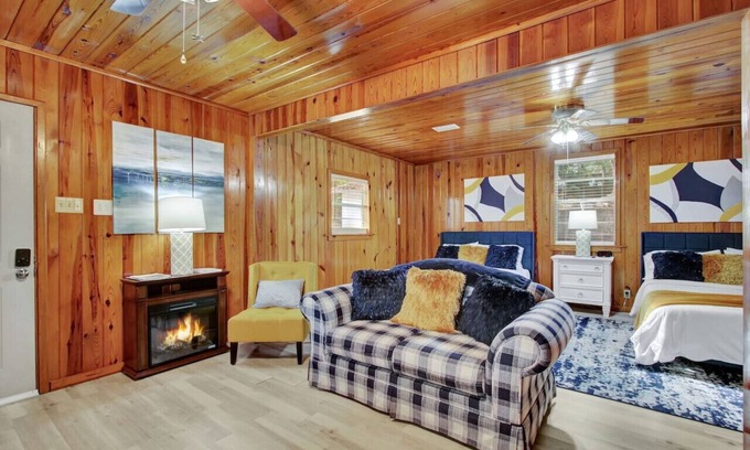 Piney Cottage | Lake Haven Cottage (On Lake Hamilton)