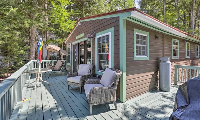 Sanbornton House | Lake Hermit Cabin with Kayaks and Paddleboards!