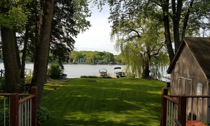 Village of Richfield House | Lake House- 20 min from Milwaukee