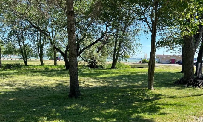 Cedar Lake House | LAKE HOUSE - bring your BOAT and WATER CRAFTS!