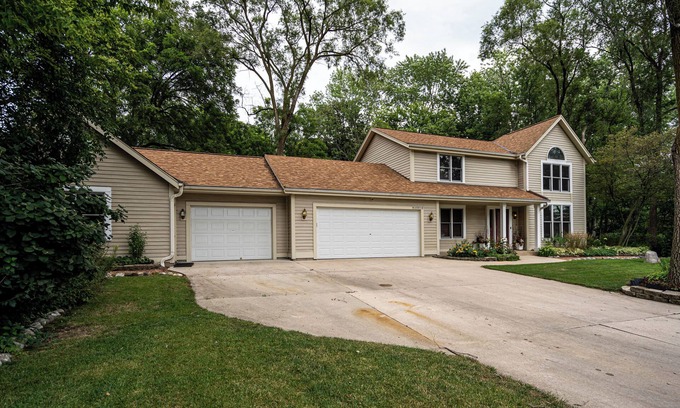 Muskego House | Lake House in Muskego - Welcome to Laurel House
