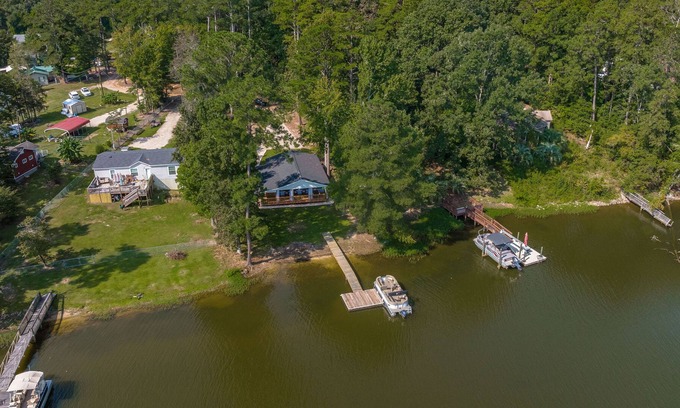 Leesville Cottage | Lake house with private dock
