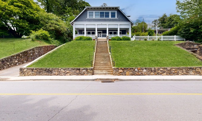 Lake Junaluska House | Lake Junaluska Retreat: Gas Grill, Family Fun, Serene Views, Pool