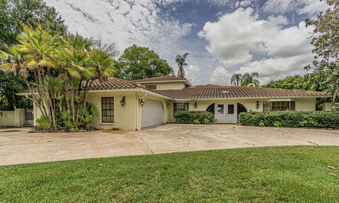 Lake Keystone House | Lake Keystone Executive home