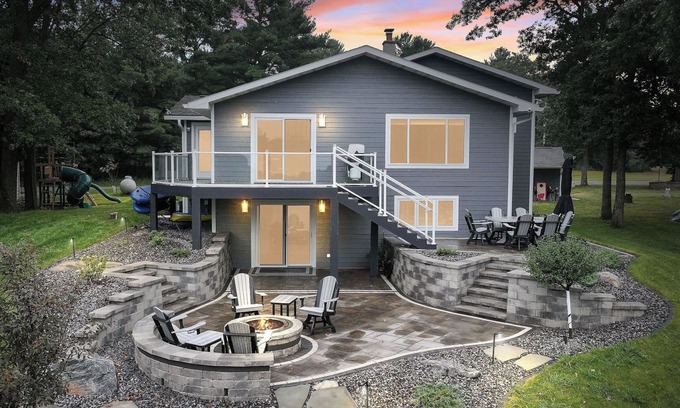 Mauston House | Lake Living on Castle Rock Lake, Close to WI Dells, Family Friendly