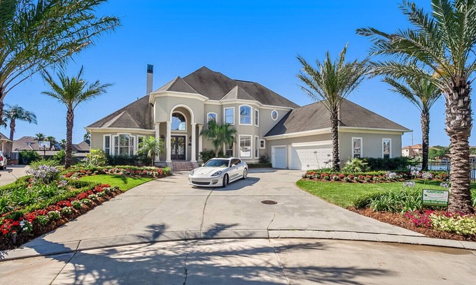 Slidell House | Lake Mansion Luxury Estate 5BR/4Ba Resort Paradise