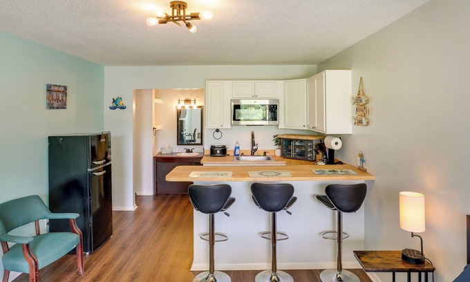 Eutawville Apartment | Lake Marion Gem: Communal Outdoor Space w/Views!