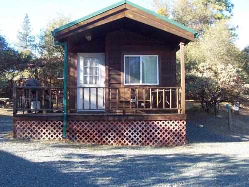 Oregon House Resort | Lake of the Springs Camping Resort Cabin 3