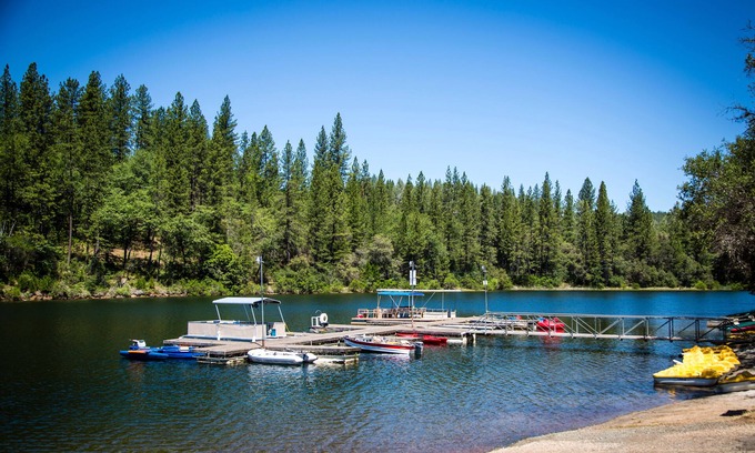 Oregon House Cabin | Lake of the Springs RV Resort