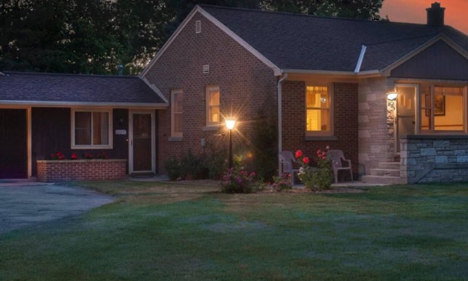 Sheboygan Cottage | Lake Orchard Farm Cottage