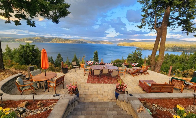 Coeur d'Alene House | "LAKE SONG ESTATES" OVERLOOKING LAKE COEUR D ALENE