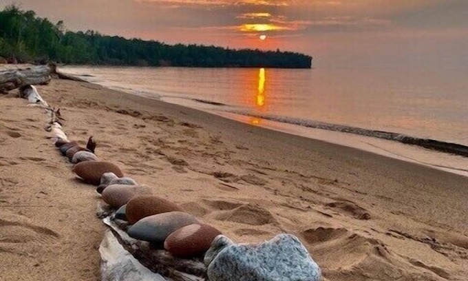 Cornucopia House | Lake Superior Ice/Sea Caves Bay Lodging. Near Apostle Islands & Bayfield