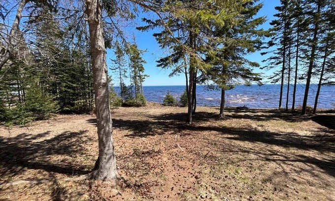 Paradise House | Lake Superior shoreline in Paradise, MI