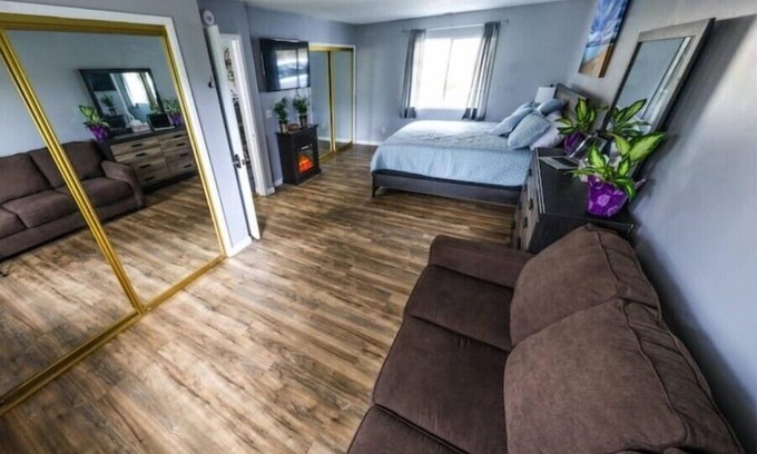 Tahoe Paradise House | Lake Tahoe Mountains - Kayaks, Bikes, Pet friendly