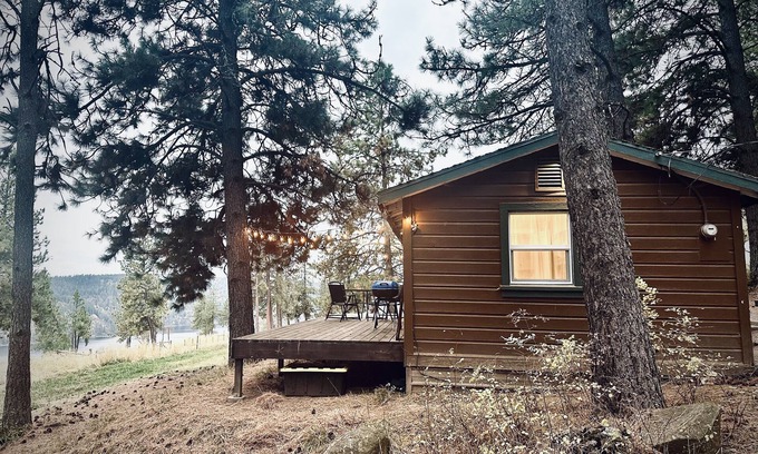 Coeur d'Alene Cabin | Lake View cabin on 3 acres! – Your Perfect Getaway