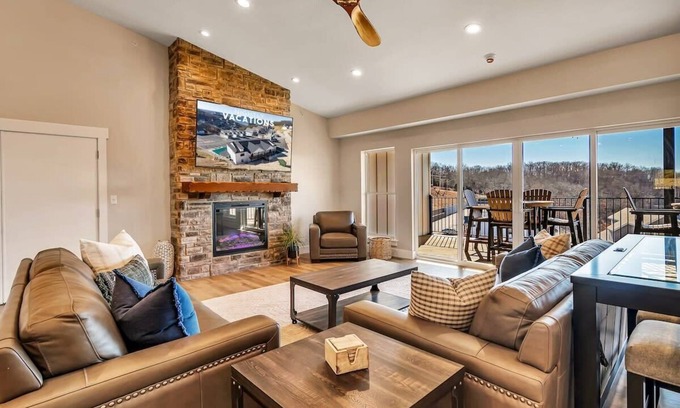 Table Rock House | Lake View! Indoor and Outdoor Pool!