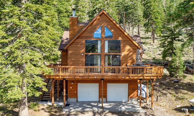 June Lake House | Lake View Mountain Cabin