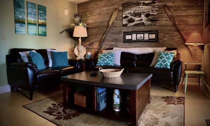 Port Clinton Condo | Lake views of Islands. Walk to Jet Express/Docks Beach House/Downtown! 2nd Floor