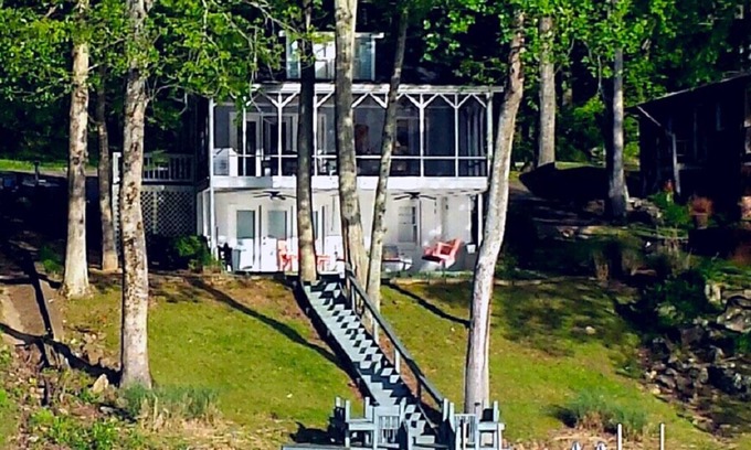 Penrod House | Lake Waterfront, Dock, Pet Friendly, Concrete Loop Driveway, Kayaks,No Wake Zone