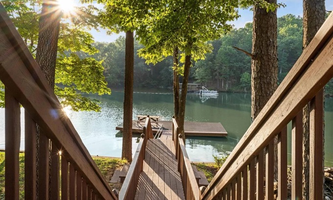 Wedowee House | Lake Wedowee Oasis | Sleeps 12 | On The Lake!