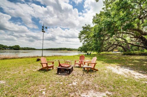 Inverness Apartment | Lakefront Apt with Canoes in Inverness!
