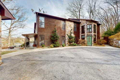 Pulaski House | Lakefront Chateau
