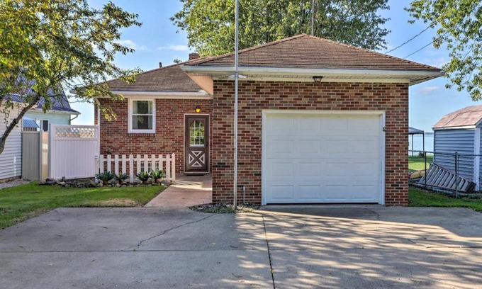 Port Clinton House | Lakefront Cottage with Fishing and Private Yard!