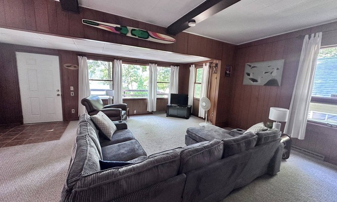 Newaygo Cottage | Lakefront Emerald Cove Cottage-3 bd, 2 ba -Sleeps 10