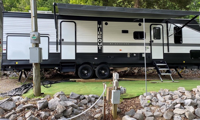 Cadiz RV Rental | Lakefront Glamping Cadiz KY