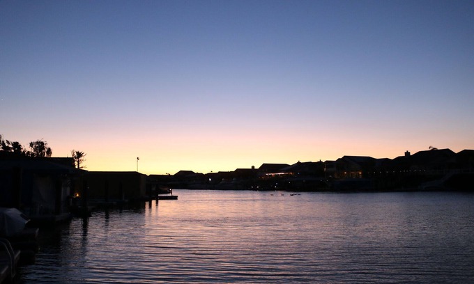 Discovery Bay House | Lakefront Haven Boat Rental Sleeps 4 people