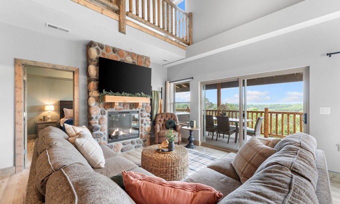 Table Rock House | Lakefront Haven with Hot Tub and Gym