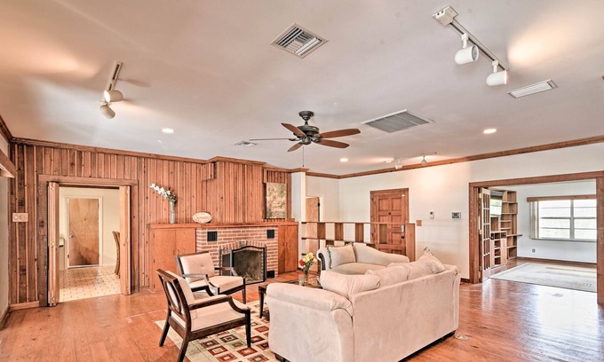 Lake Brant Cottage | Lakefront Home w/Private Pool, 13 Mi to Tampa