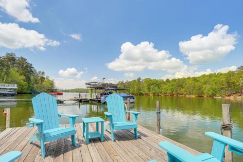 Gainesville House | Lakefront Home with Private Dock in Gainesville!