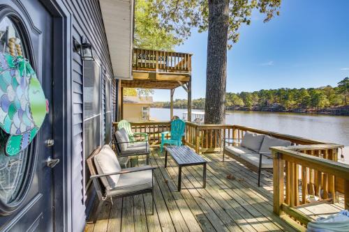 Mid America House | Lakefront Home with Swim Dock in Hot Springs