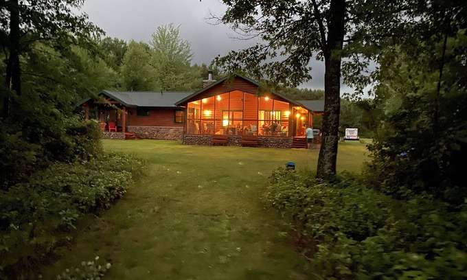 Necedah House | Lakefront House with Amazing Sun Room and Jacuzzi!