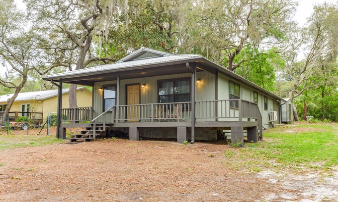 Keystone Heights Cottage | Lakefront Keystone Heights Cottage w/Private Dock