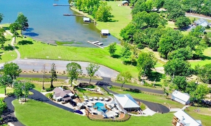 Cedar Bluff Resort | LAKEFRONT Mini-Resort Sleeps 32! Pool, hot tub, kayaks, fire pits, & more!