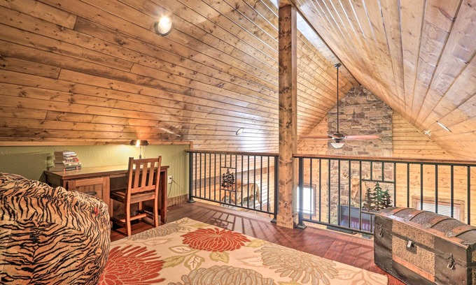 Tazewell Cabin | Lakefront Norris Lake Cabin w/Decks & Dock!