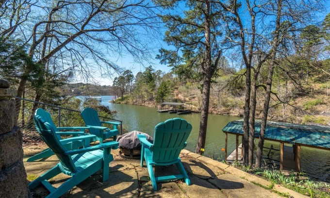 Jones Mills House | Lakefront Oasis: 4BR, Boat Dock