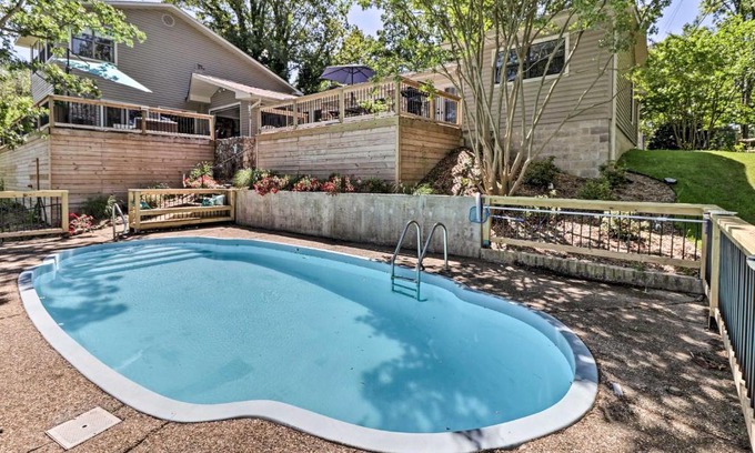 Rockwell House | Lakefront Oasis with Private Dock in Hot Springs!