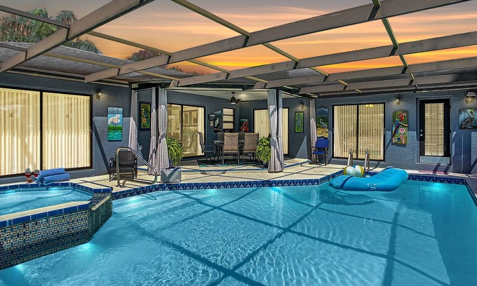 Regency Park House | LAKEFRONT PROPERTY, LARGE HEATED POOL, newly renovated. Welcome to "Our Nest"