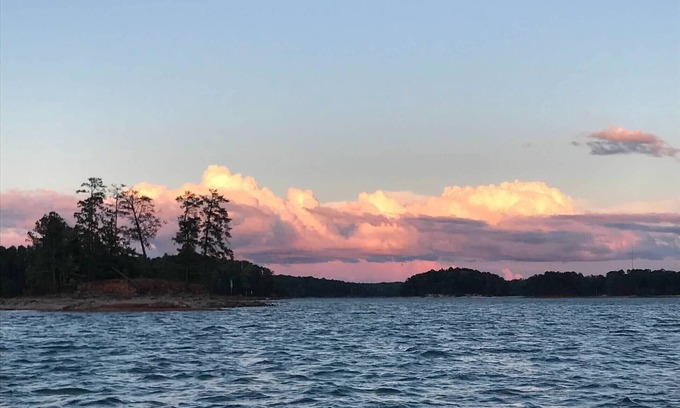 Buford House | Lakefront Retreat, Private Dock, Kayak, 3 Decks, Bar/Game Rm, Deep Water Cove