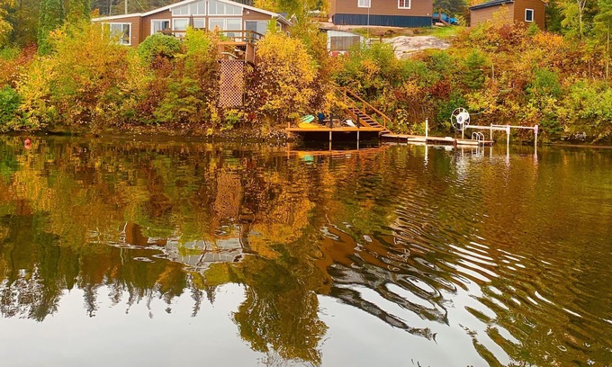 Lac du Bonnet Cabin | LakeLuxuryLiving lakefront rental Lacdubonnet,Mb,Canada
