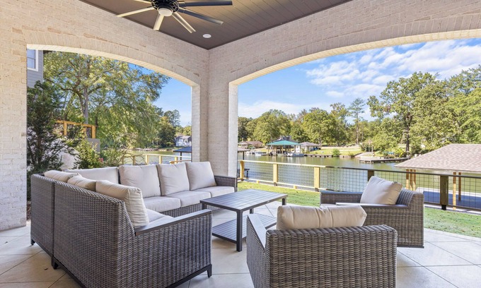 Jacksons' Gap House | Lakeshore Oasis on Lake Martin