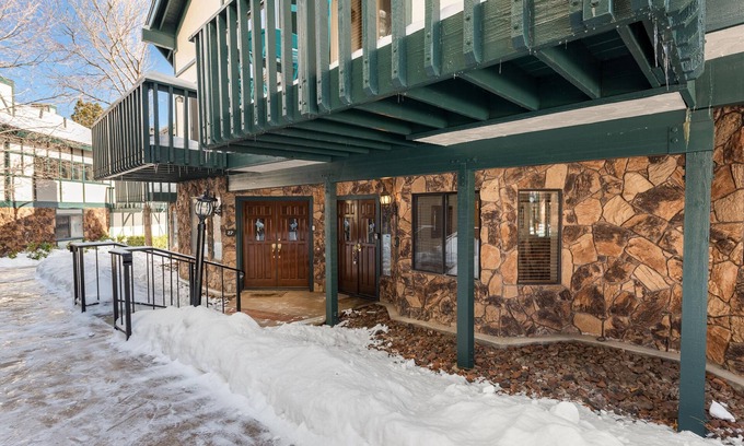 Big Bear Lake Condo | Lakeside condo with two queen suites, access to shared pool, tennis and gym!