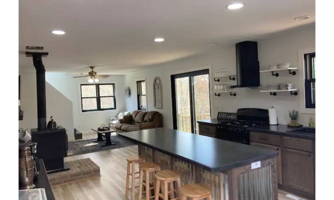 Beaver Cottage | Lakeside Cottage Where Nature and Fun Await