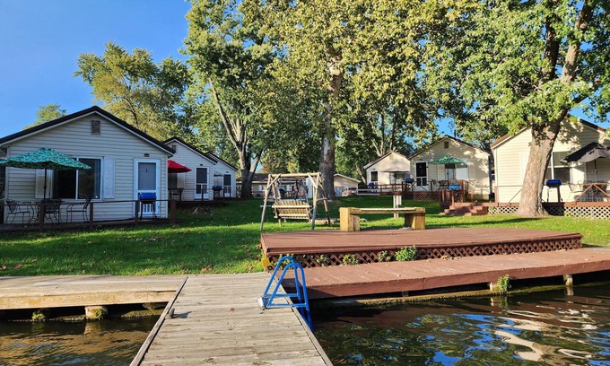 Monticello Cottage | Lakeside Cottages - Cozy cottages nestled in a quiet cove right on Lake Shafer! Located at Paradise Resort, just 4.5 miles north of Outrigger Resort and Indiana Beach Amusement Park. These cottages feature 350 sq ft of space and sleep a max of four (