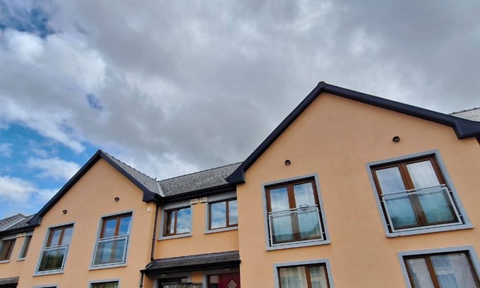 Killaloe Ski Chalet | Lakeside Holiday Home No 30