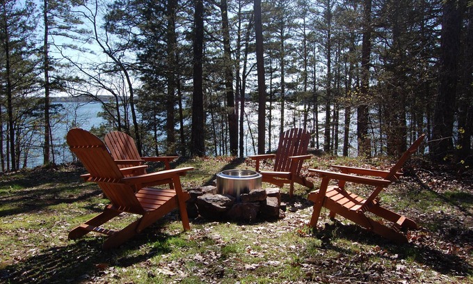 Drasco House | Lakeside house on Greers Ferry. Cozy, fun getaway.